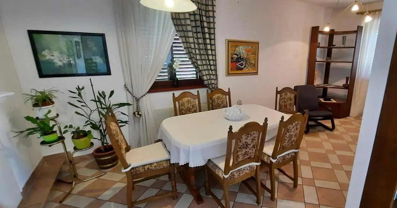 Red Robin Apartment Kastav